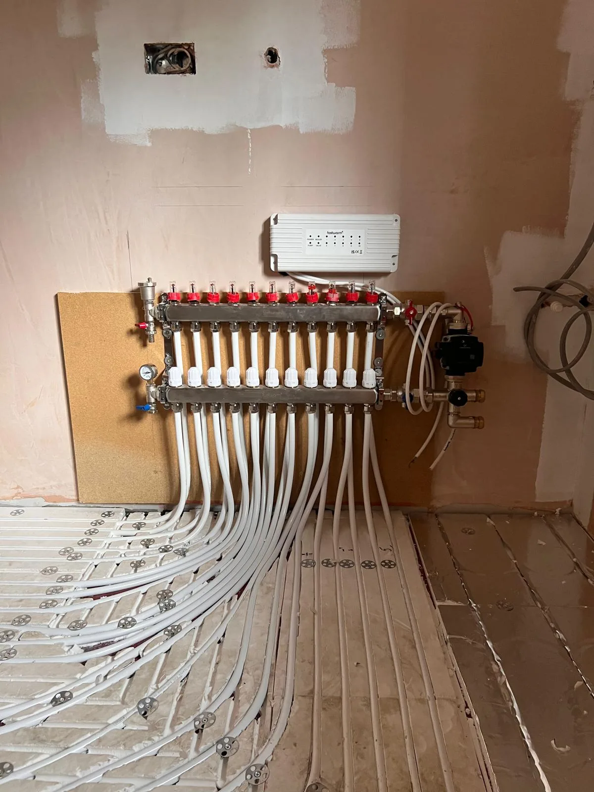 Manifold flow meters balanced during commissioning