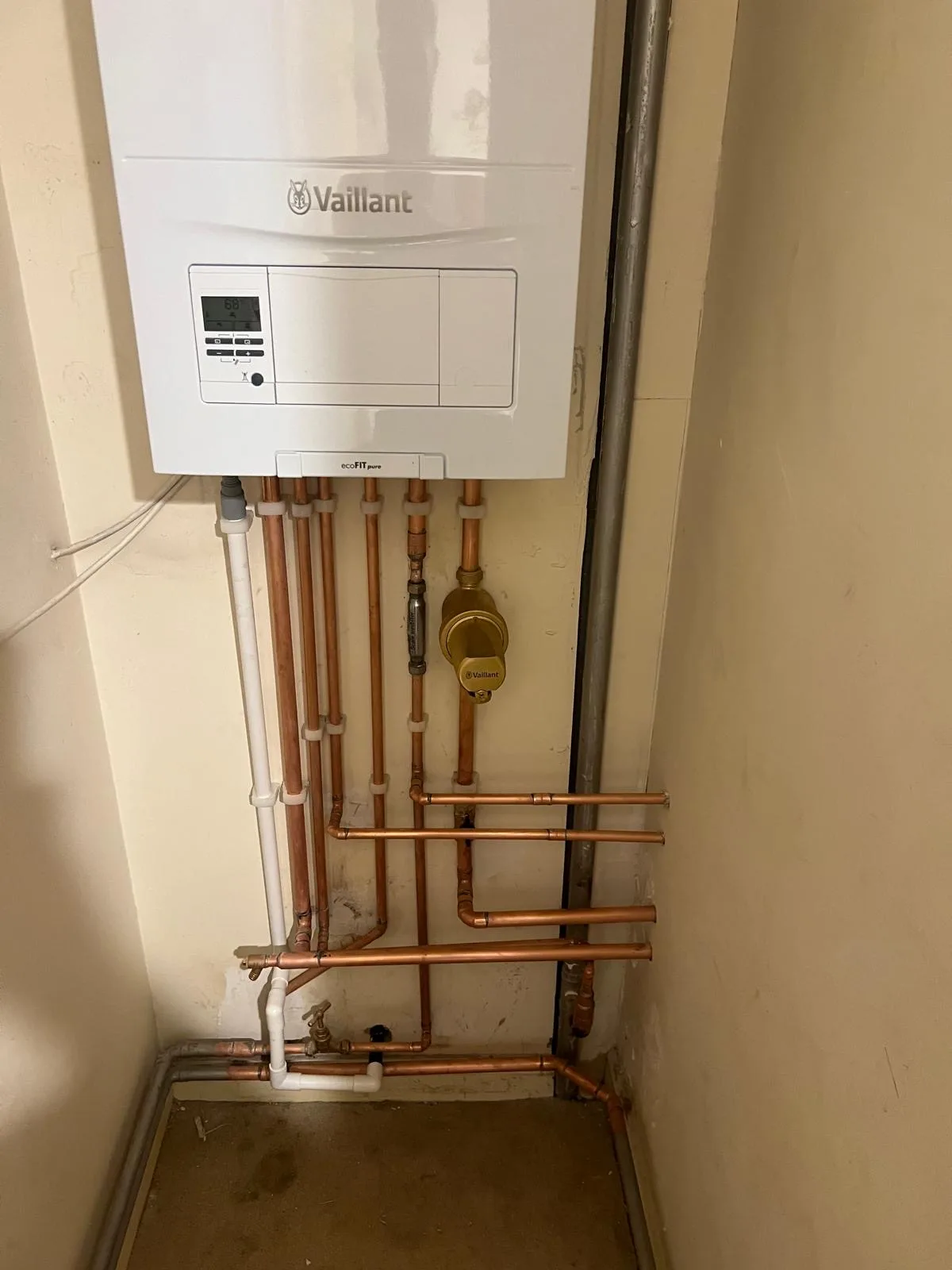 New Vaillant ecoFIT boiler wall-mounted with copper pipework and magnetic filter